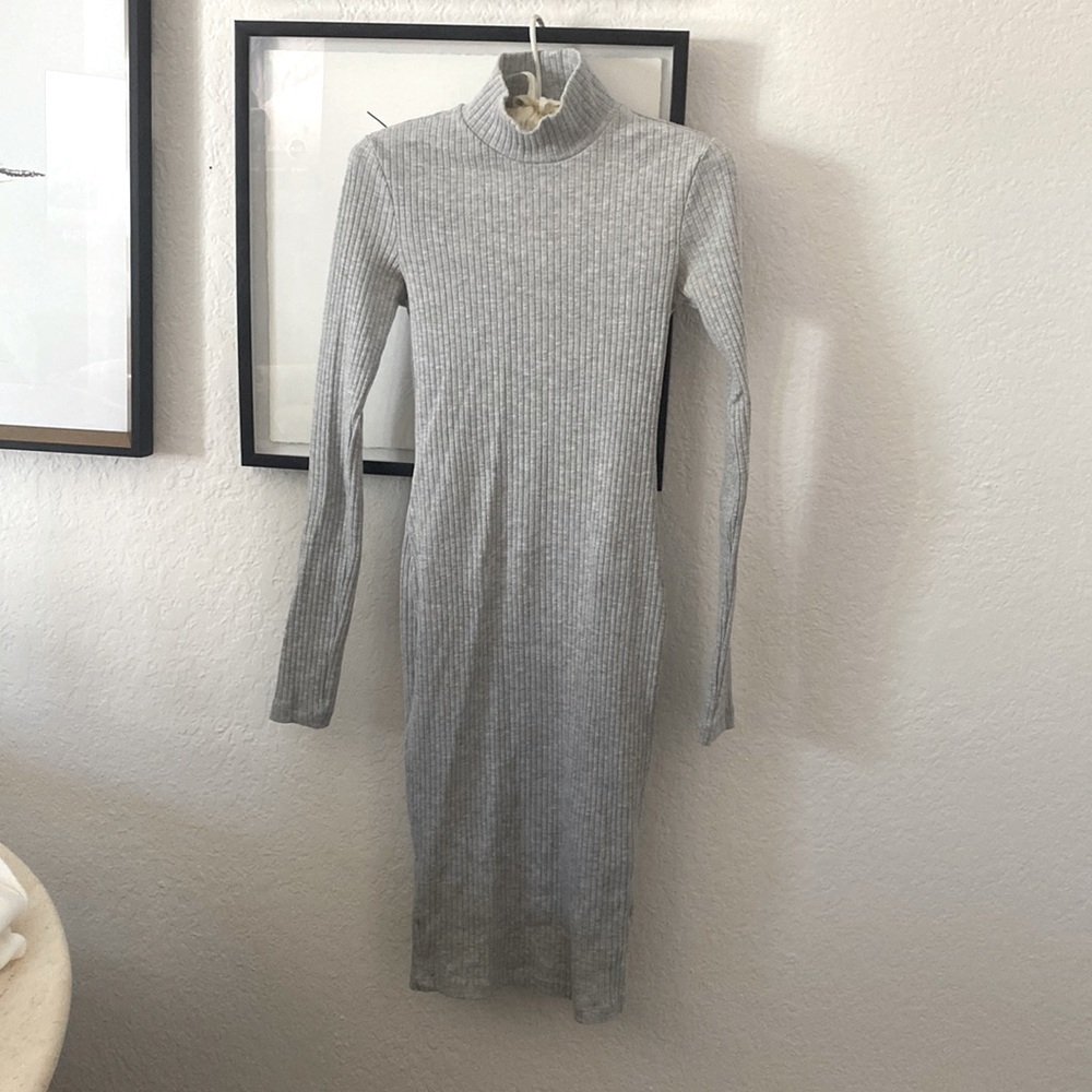 H&M gray long ribbed turtleneck dress size 4 great condition